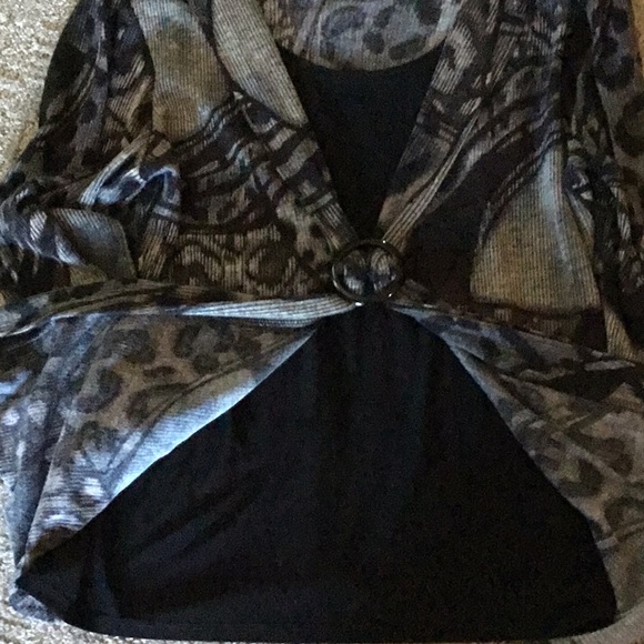 Keren Hart. Blk lg sl w/ attatched blk Tee  size M - Picture 3 of 6